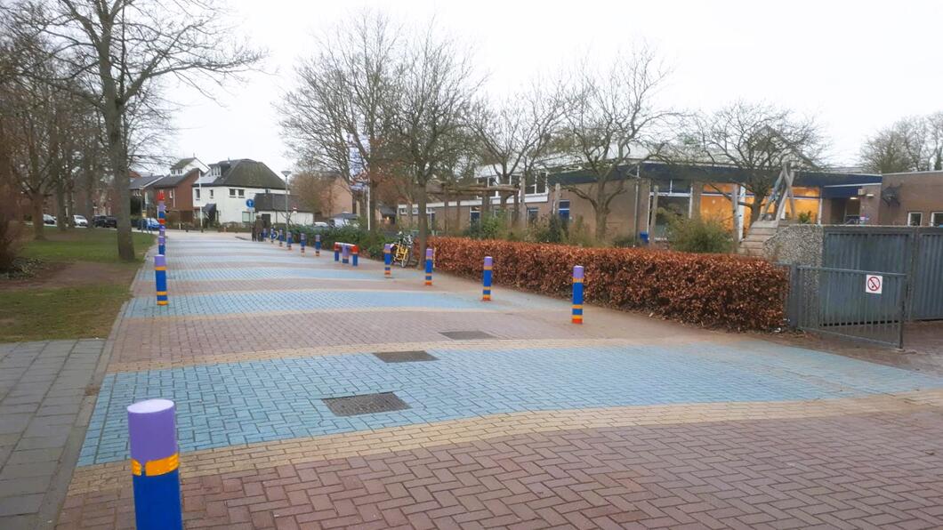 Foto van de Vondelstraat, met rechts de locatie van Basisschool Cunera