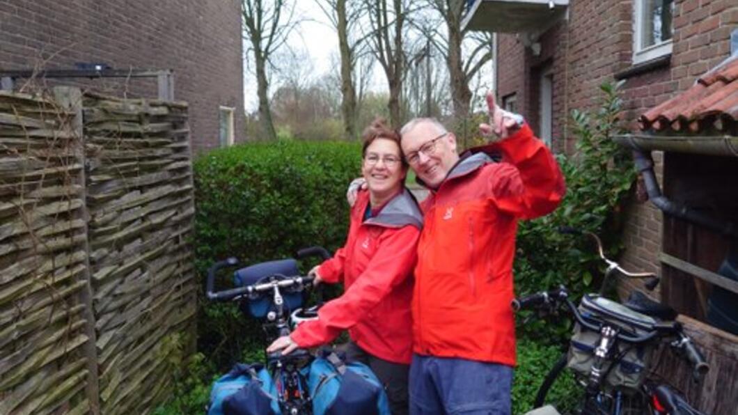 Gerard Brinkman en zijn vrouw Karen op de dag van hun vertrek. 